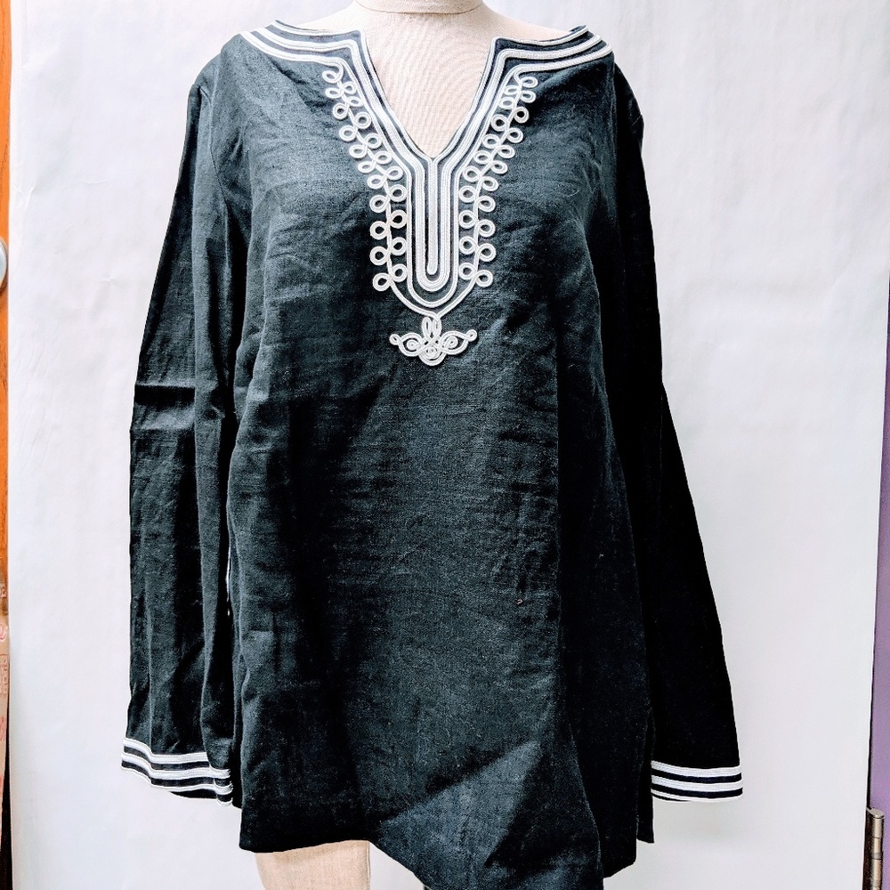 Black and white tunic